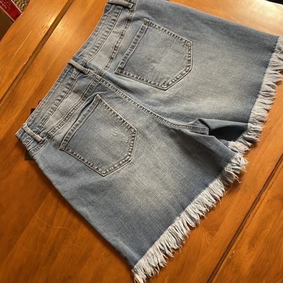 VERSONA NWT Button Fly Shorts Size 12 - Picture 9 of 9